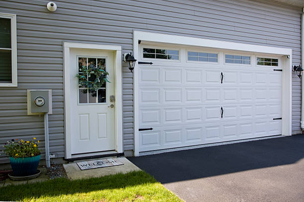 24/7 Emergency Garage Door Panel Replacement experts in Beaufort County County, NC